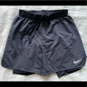 Nike Air Flex Stride 7” Black Shorts w/ Brief Liner sz Small